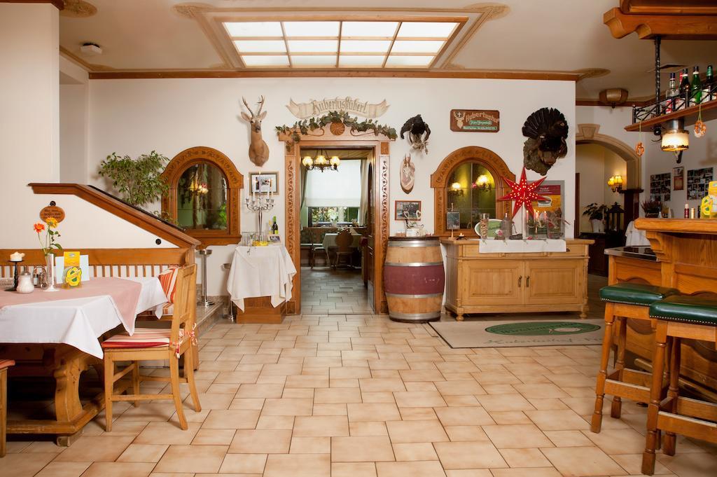 Hubertushof Fromwald Hotel Und Gasthof Bad Fischau Εξωτερικό φωτογραφία