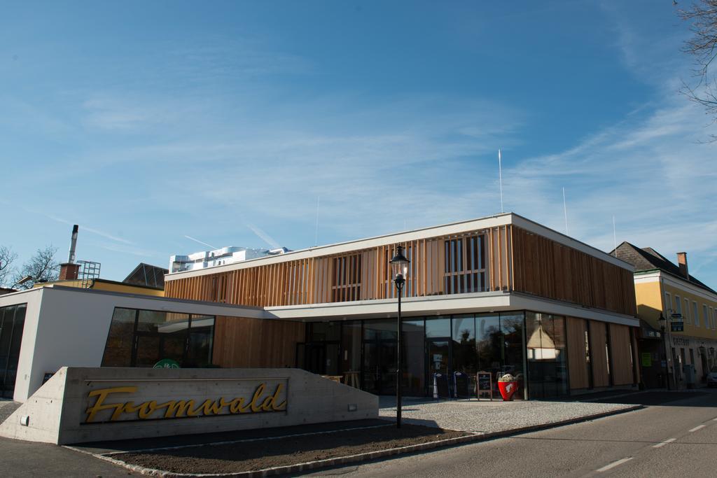 Hubertushof Fromwald Hotel Und Gasthof Bad Fischau Δωμάτιο φωτογραφία
