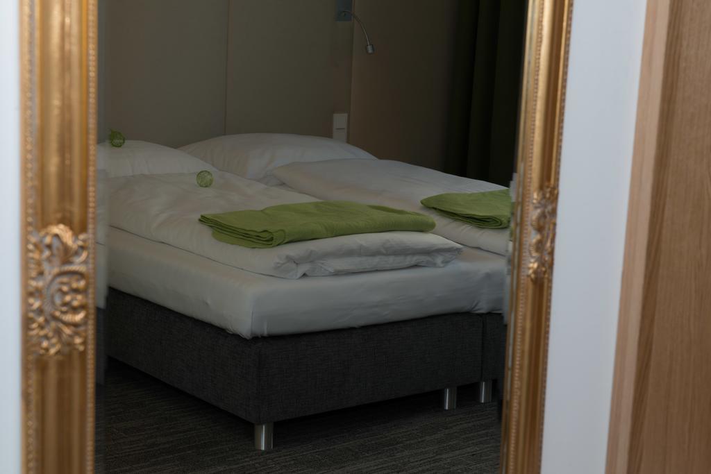 Hubertushof Fromwald Hotel Und Gasthof Bad Fischau Δωμάτιο φωτογραφία