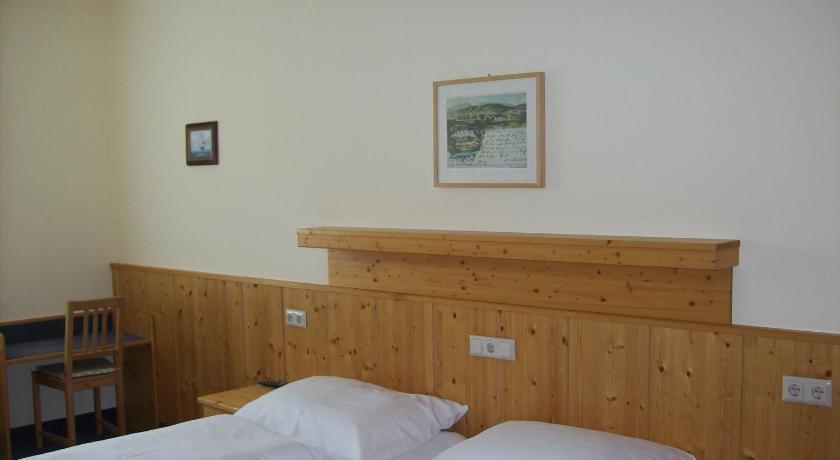 Hubertushof Fromwald Hotel Und Gasthof Bad Fischau Εξωτερικό φωτογραφία