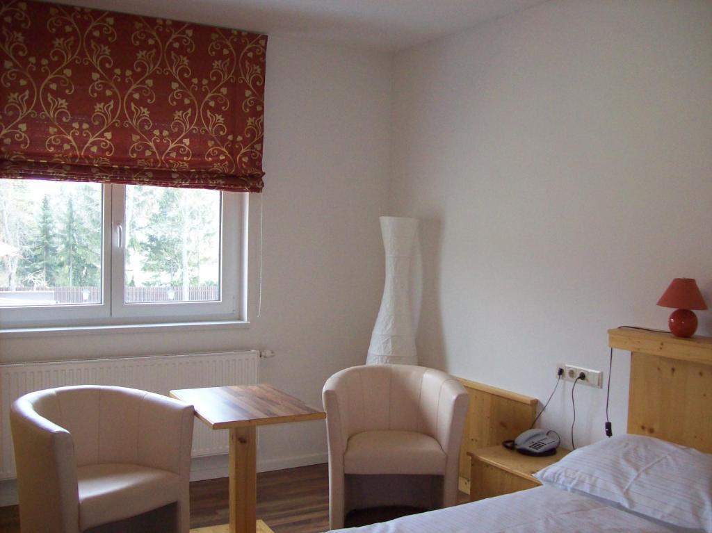 Hubertushof Fromwald Hotel Und Gasthof Bad Fischau Δωμάτιο φωτογραφία