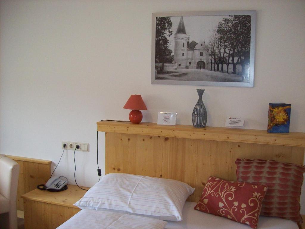 Hubertushof Fromwald Hotel Und Gasthof Bad Fischau Δωμάτιο φωτογραφία