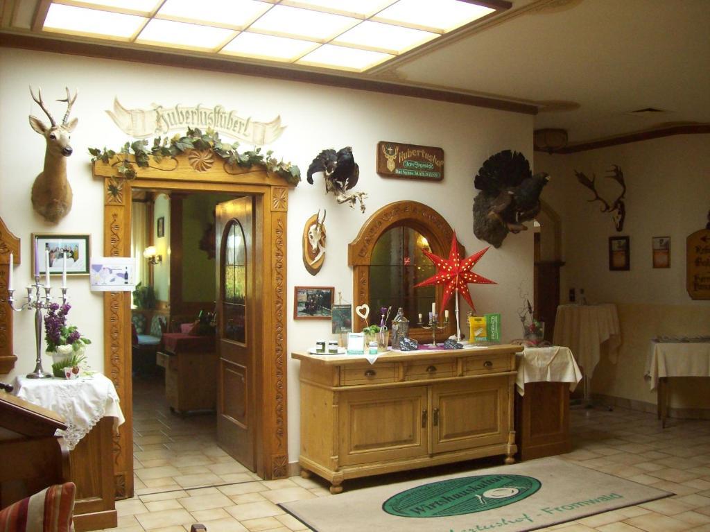 Hubertushof Fromwald Hotel Und Gasthof Bad Fischau Εξωτερικό φωτογραφία