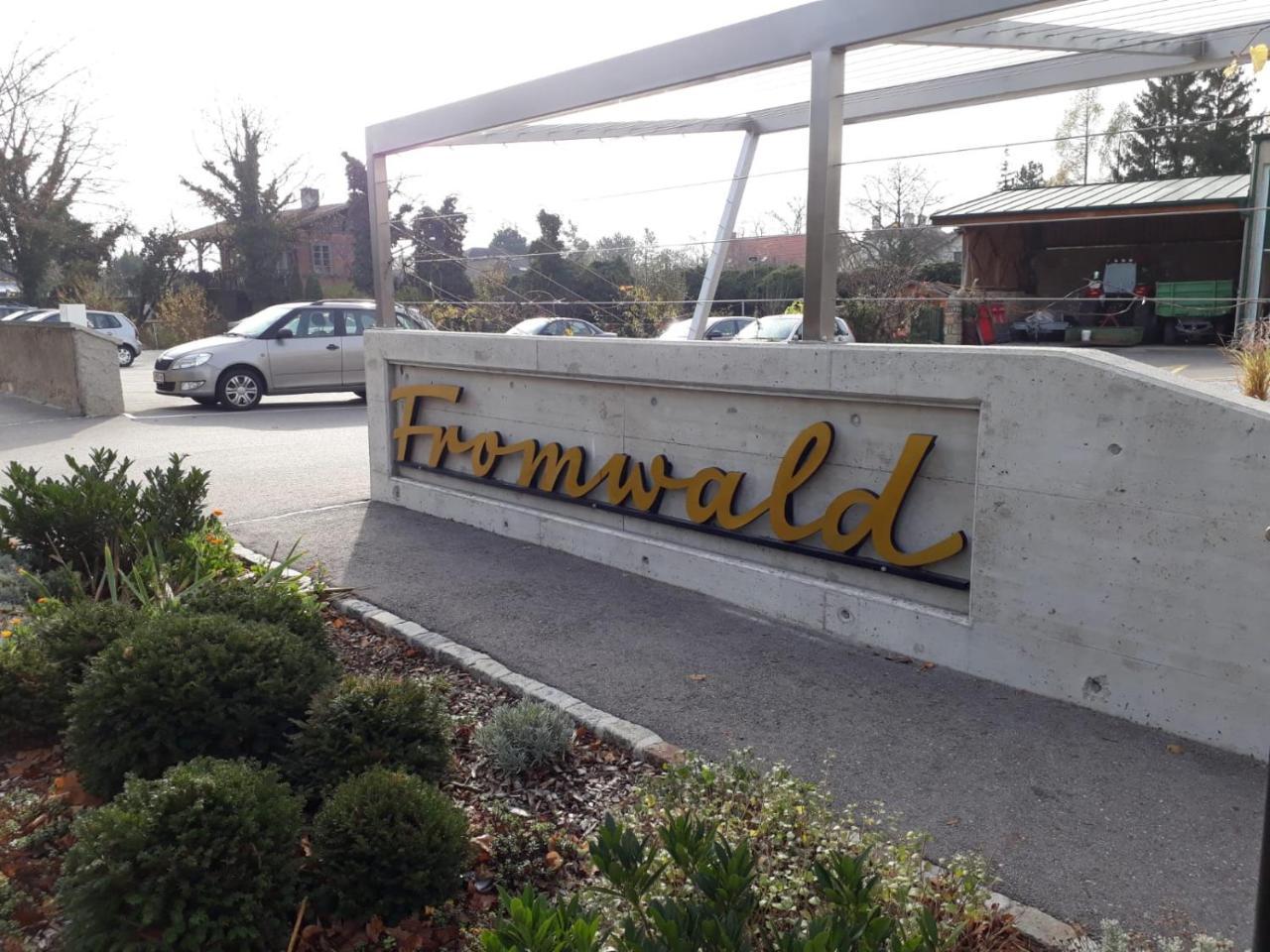 Hubertushof Fromwald Hotel Und Gasthof Bad Fischau Εξωτερικό φωτογραφία