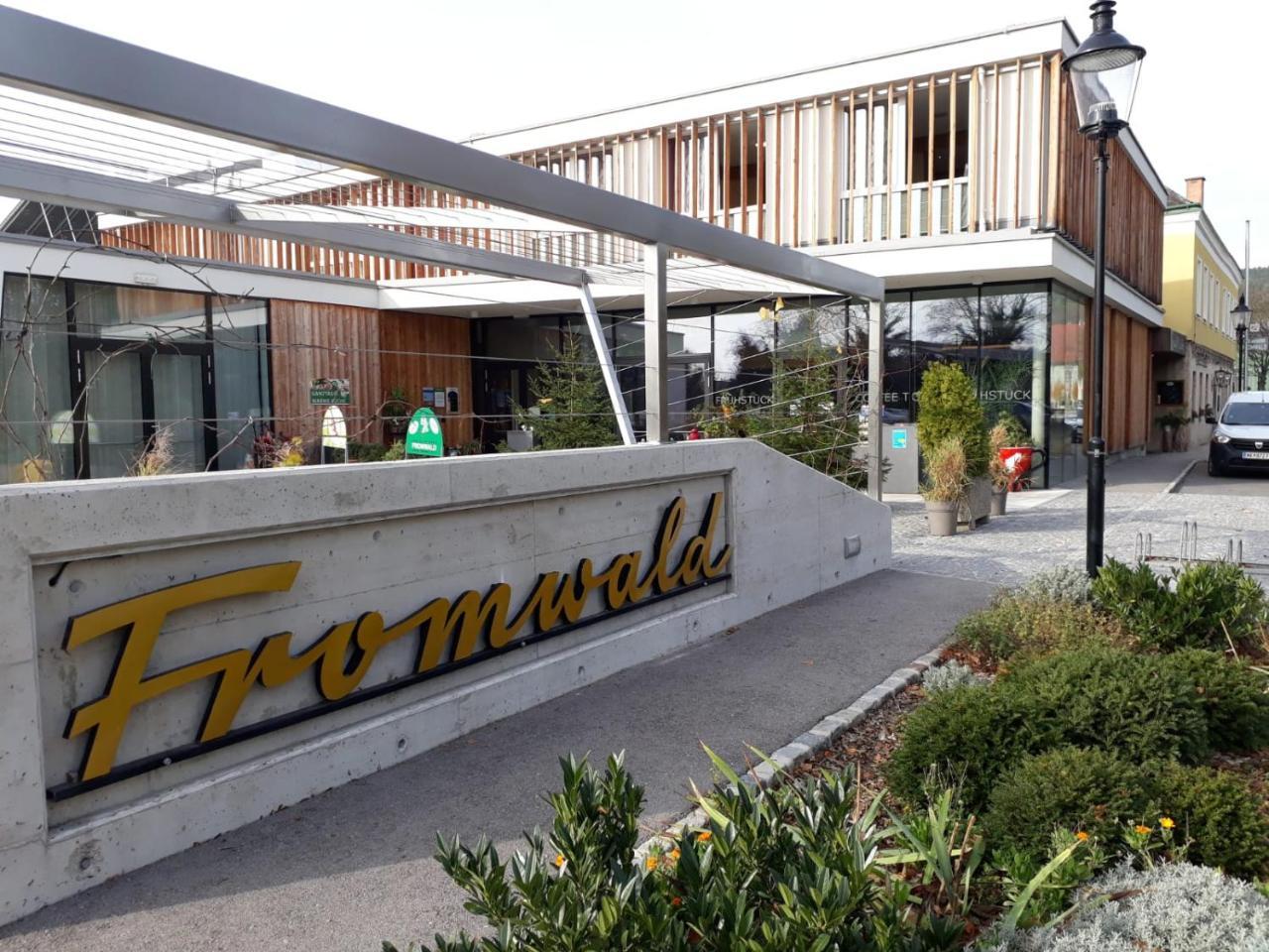 Hubertushof Fromwald Hotel Und Gasthof Bad Fischau Εξωτερικό φωτογραφία